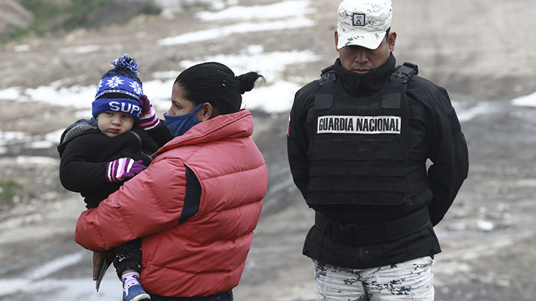 ΗΠΑ: Δραστικός περιορισμός των κριτηρίων σύλληψης και απέλασης μεταναστών λόγω προσωρινών οδηγιών